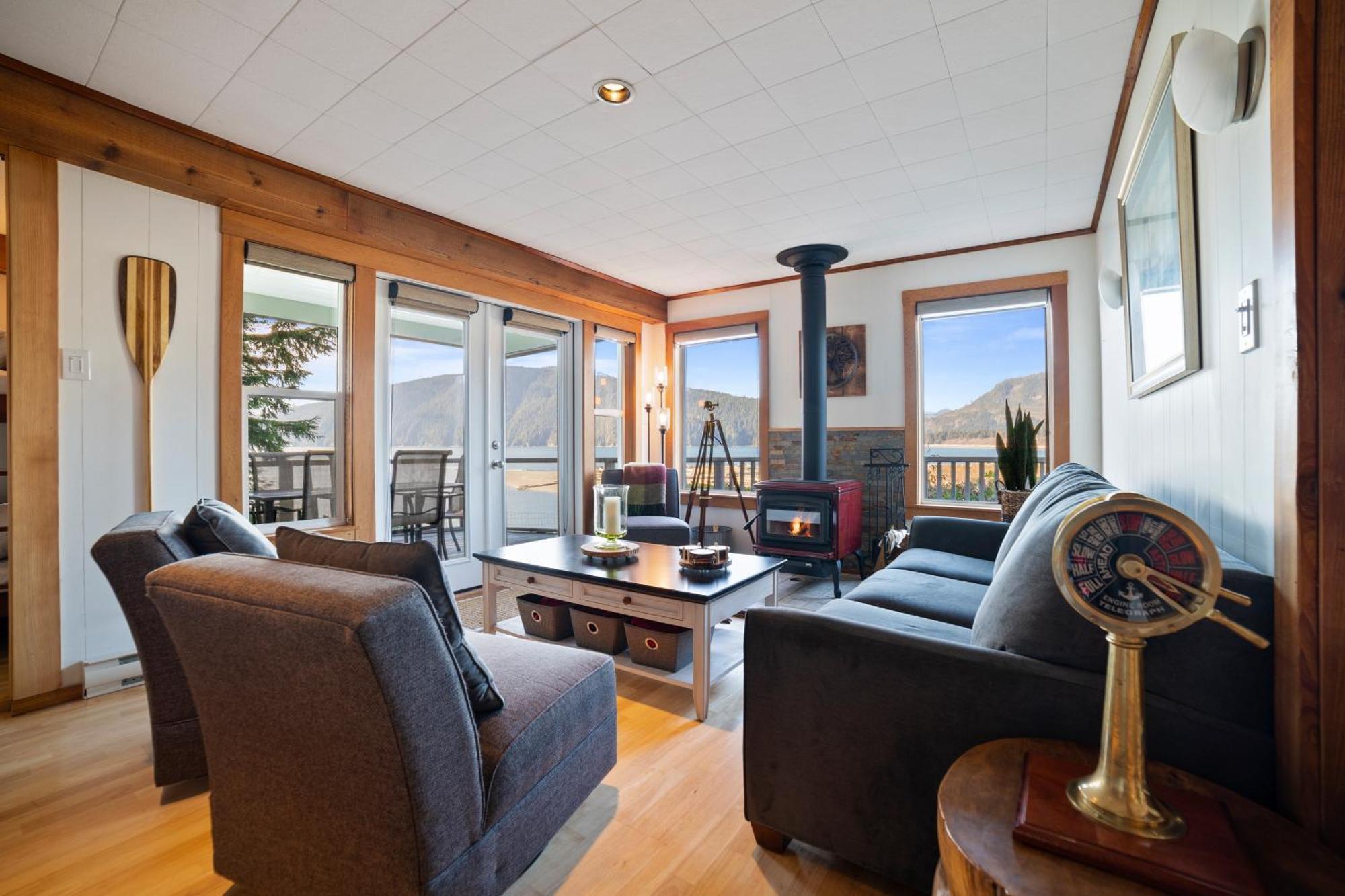 Handsome Dan'S Vacation Cottage Rentals Port Renfrew Exterior foto