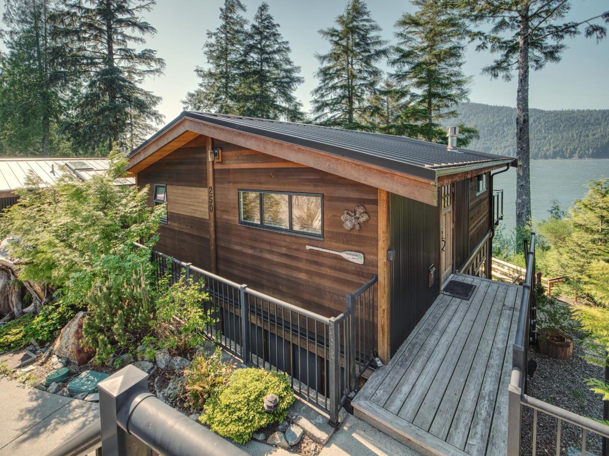 Handsome Dan'S Vacation Cottage Rentals Port Renfrew Exterior foto