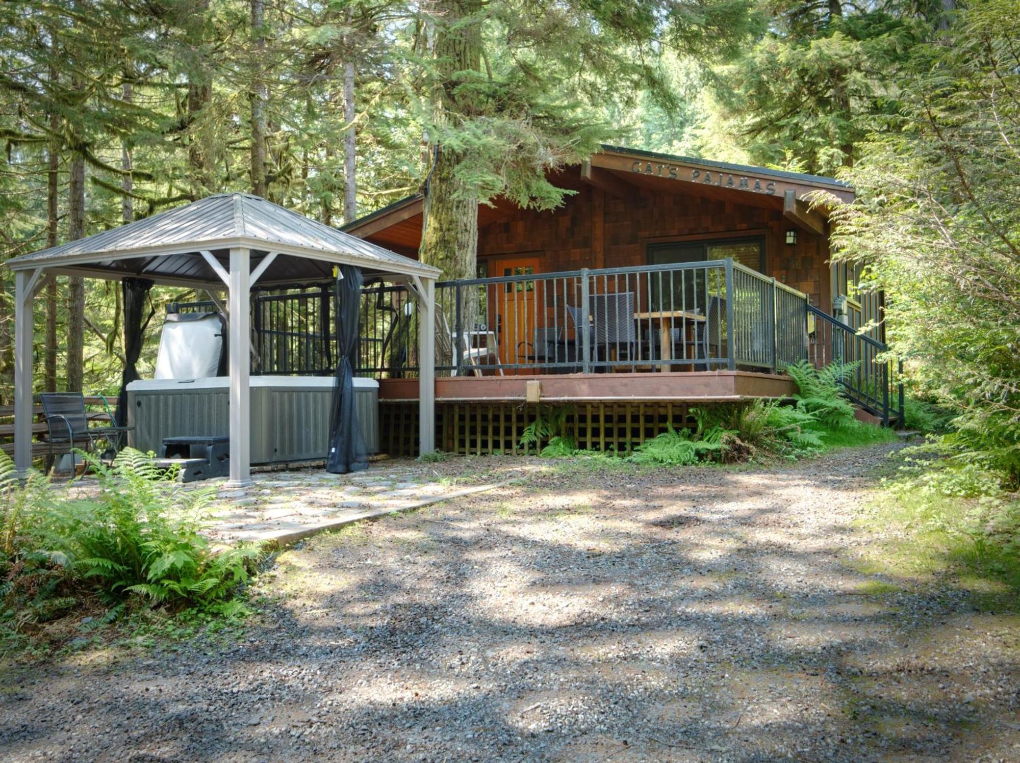 Handsome Dan'S Vacation Cottage Rentals Port Renfrew Exterior foto